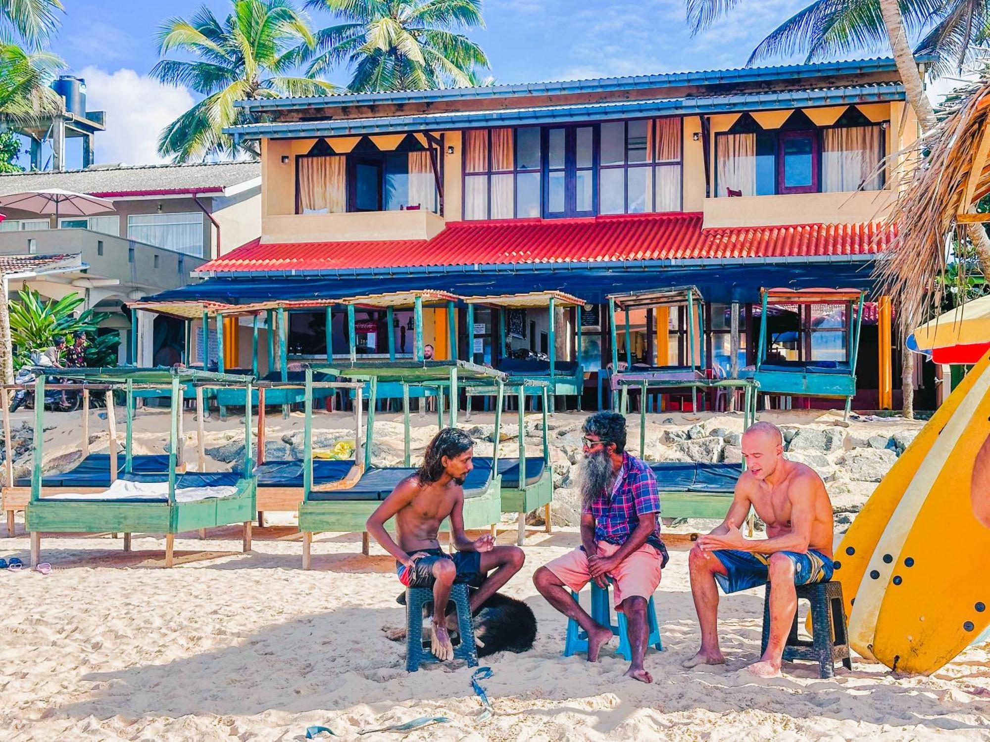 Drifters & Restaurant * Hikkaduwa