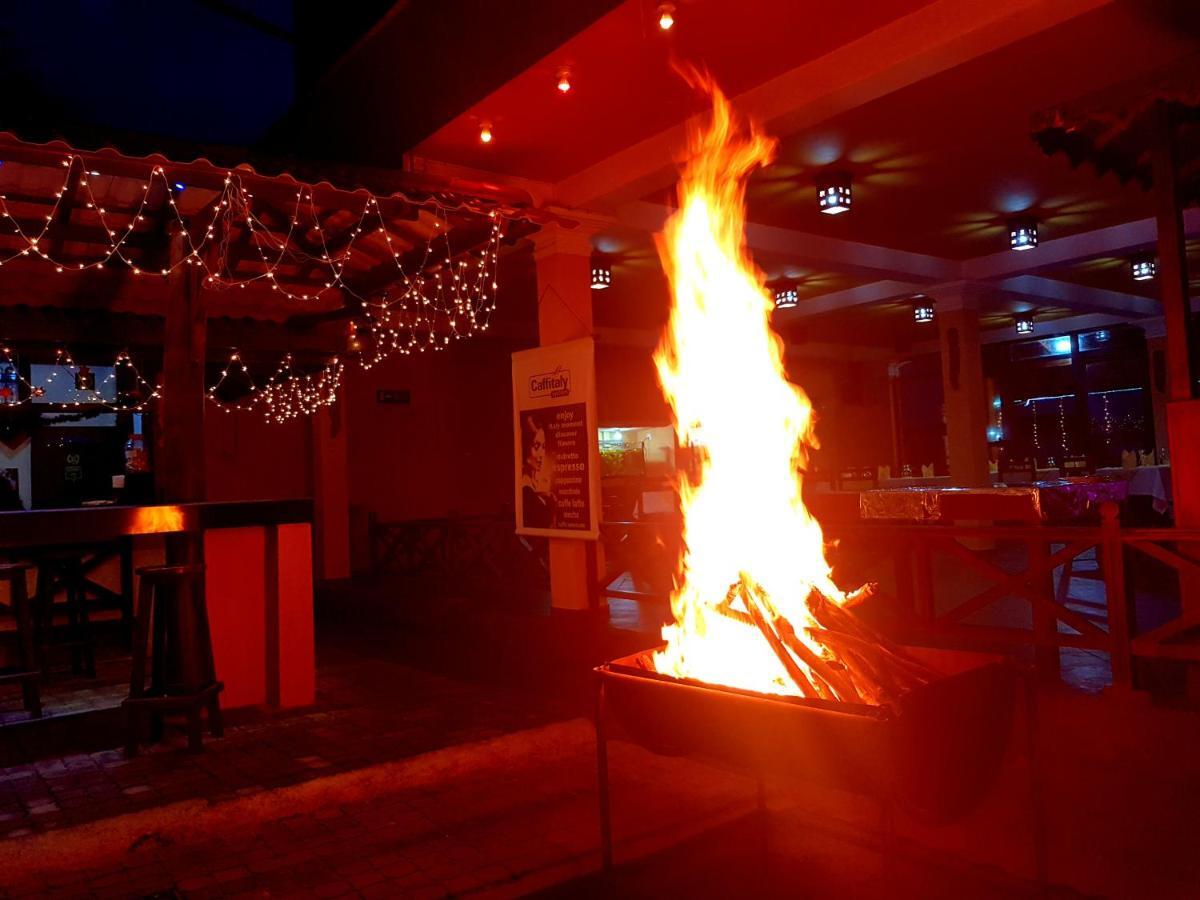 Drifters & Restaurant Hikkaduwa